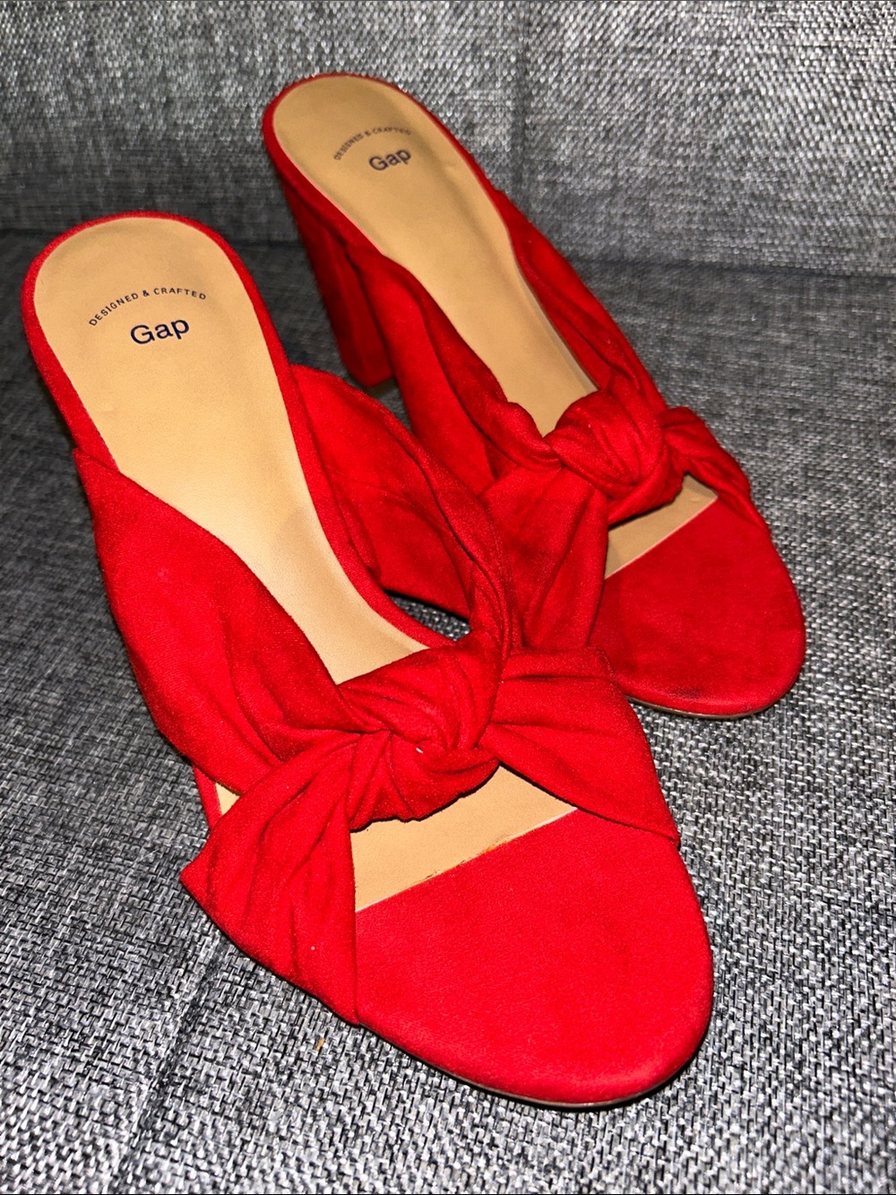 NEW - GAP Red Knot-Front Block Heel Mules